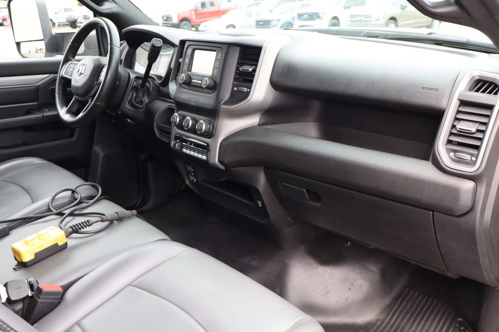 Used 2021 RAM 3500 Tradesman w/ Chrome Appearance Group RWD image 36