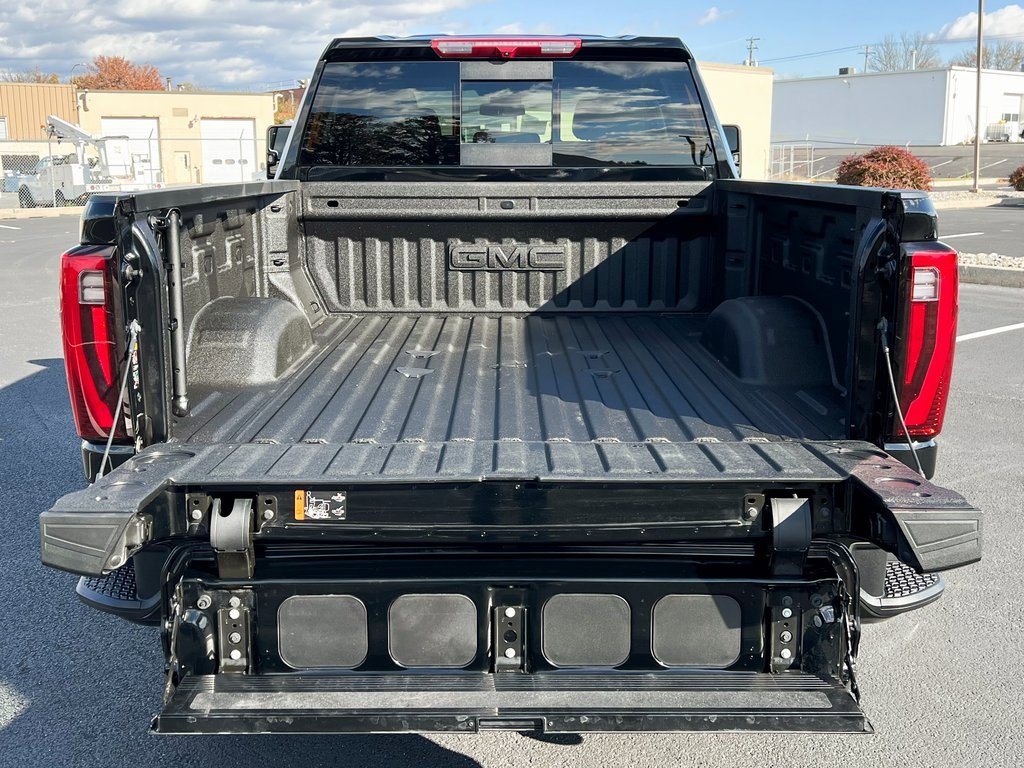 Used 2025 GMC Sierra 2500 Denali image 11