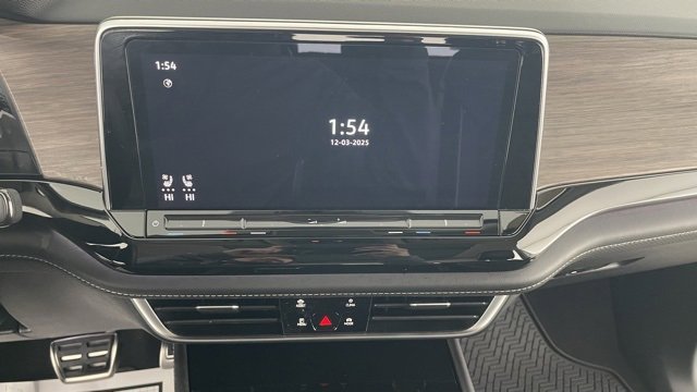 Used 2024 Volkswagen Atlas SEL Premium R-Line image 41