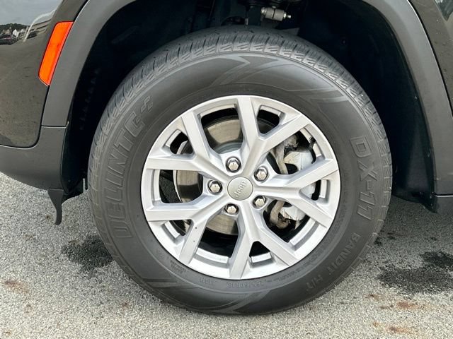 Used 2022 Jeep Grand Cherokee Limited AWD/4WD image 12