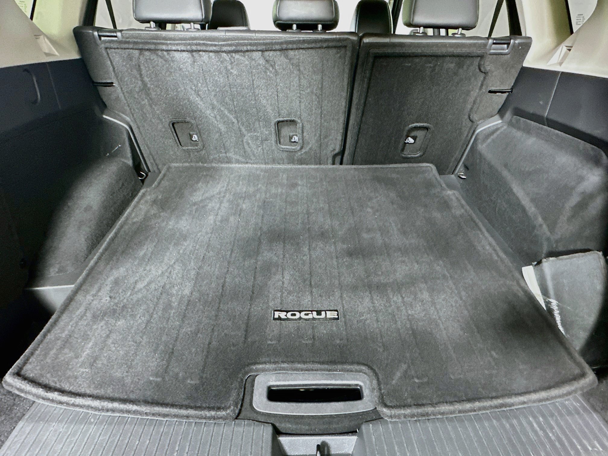 Used 2025 Nissan Rogue SV w/ SV Premium Package FWD image 28