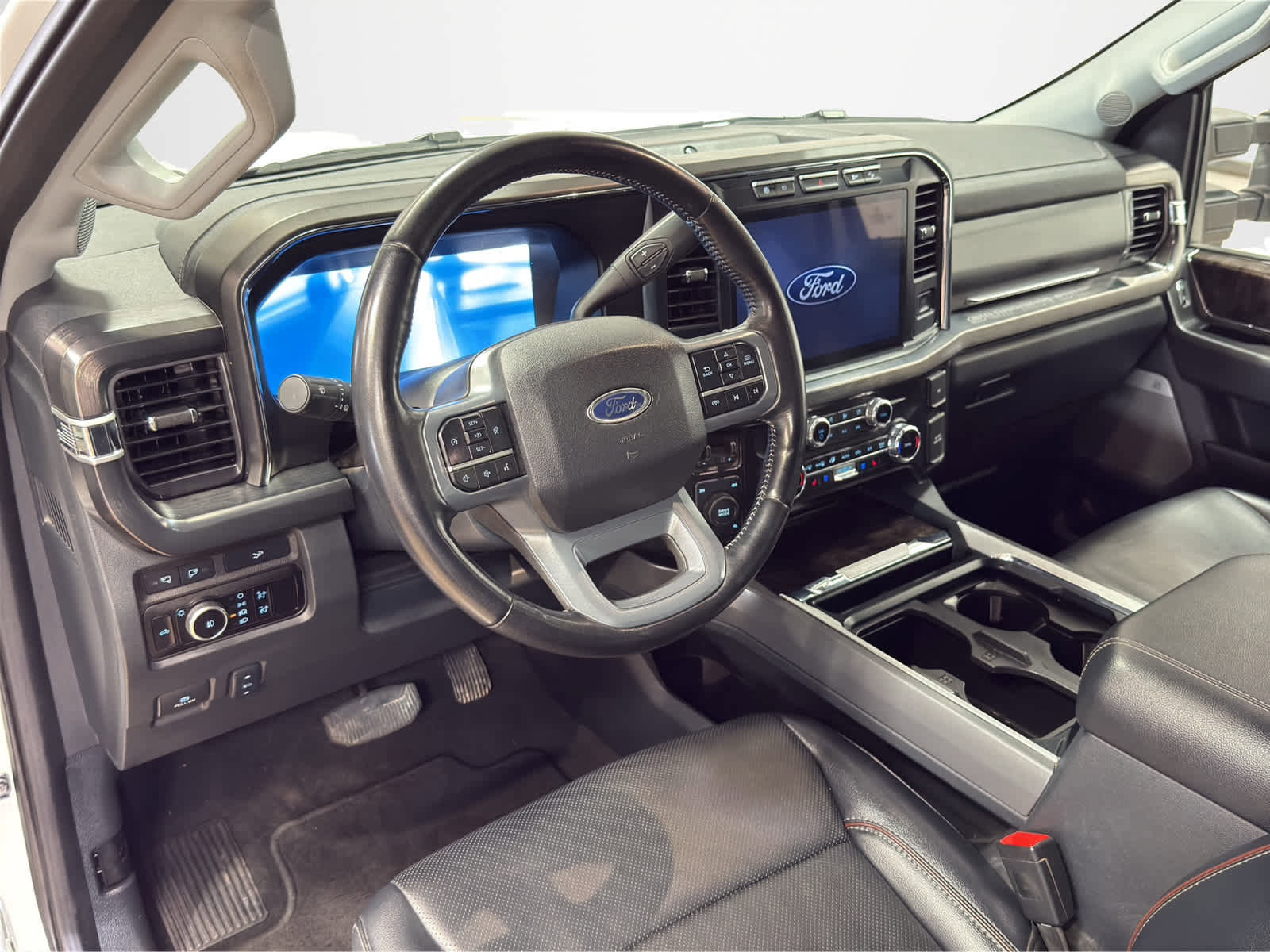 Used 2024 Ford F350 Lariat w/ FX4 Off-Road Package image 15