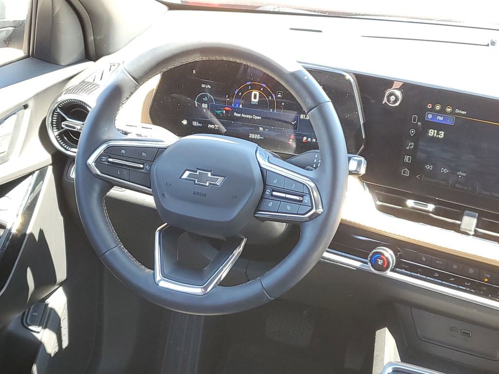 Used 2025 Chevrolet Equinox ACTIV AWD/4WD image 28
