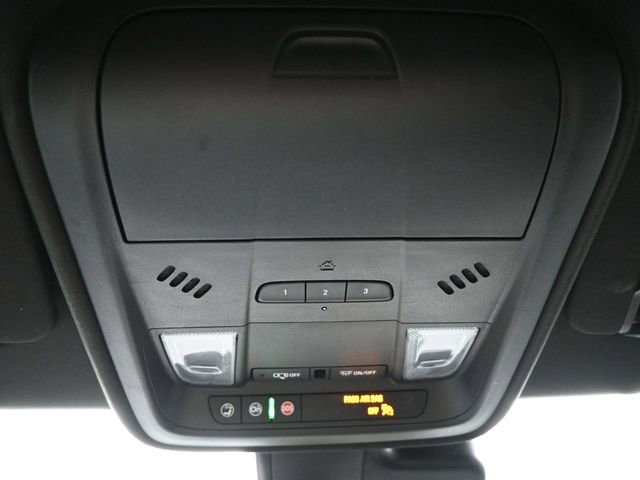 Used 2023 Cadillac XT4 Premium Luxury image 31