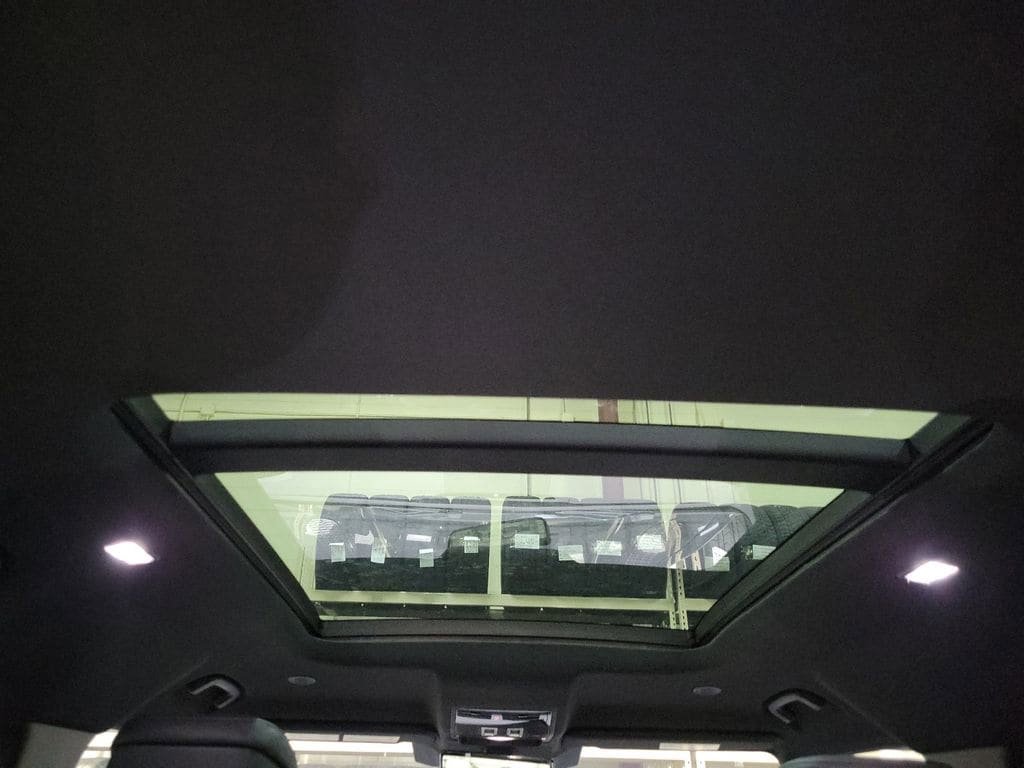 New 2026 Land Rover Defender 110 X-Dynamic SE image 27