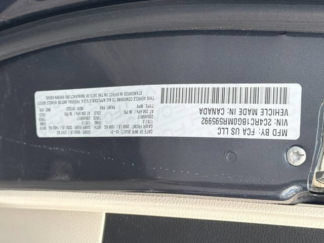 Used 2021 Chrysler Pacifica Touring-L FWD image 32