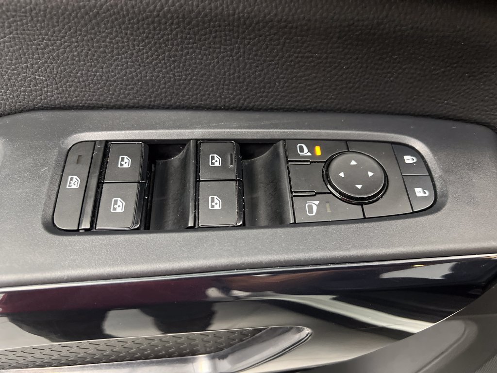 Used 2024 Nissan Pathfinder SV FWD image 15