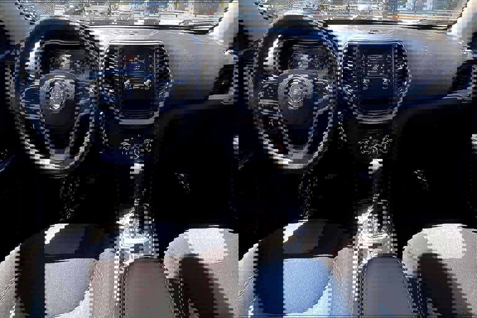 Used 2017 Jeep Cherokee Sport image 15