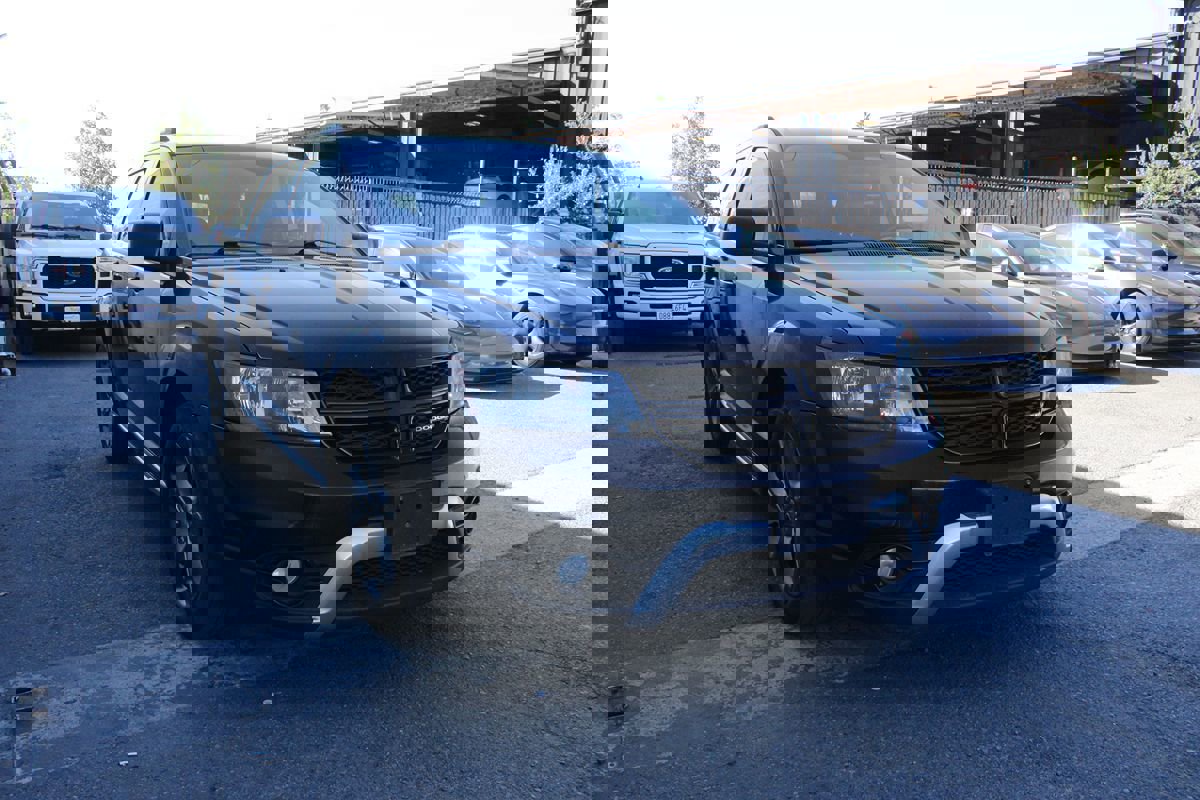 Used 2015 Dodge Journey Crossroad w/ Flexible Seating Group image 1