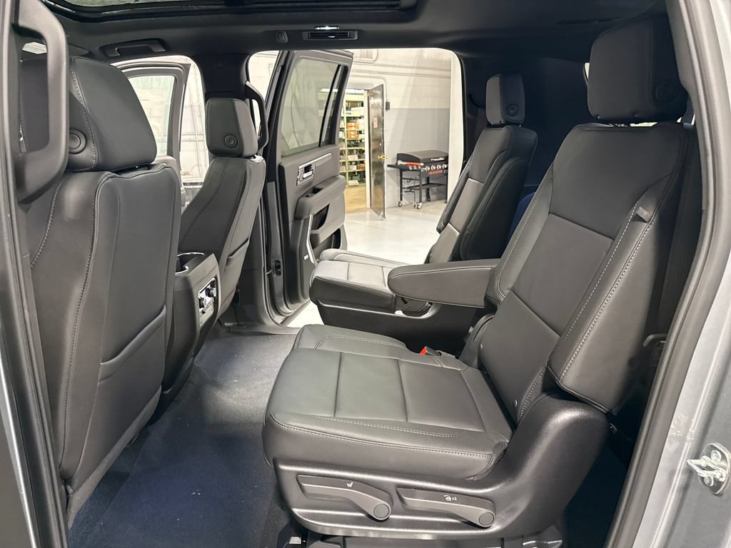 New 2026 Chevrolet Suburban Z71 w/ Z71 Off-Road Package AWD/4WD image 43