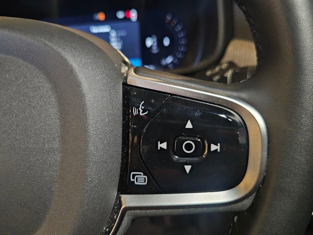 Certified 2025 Volvo V90 B6 Cross Country Plus image 22