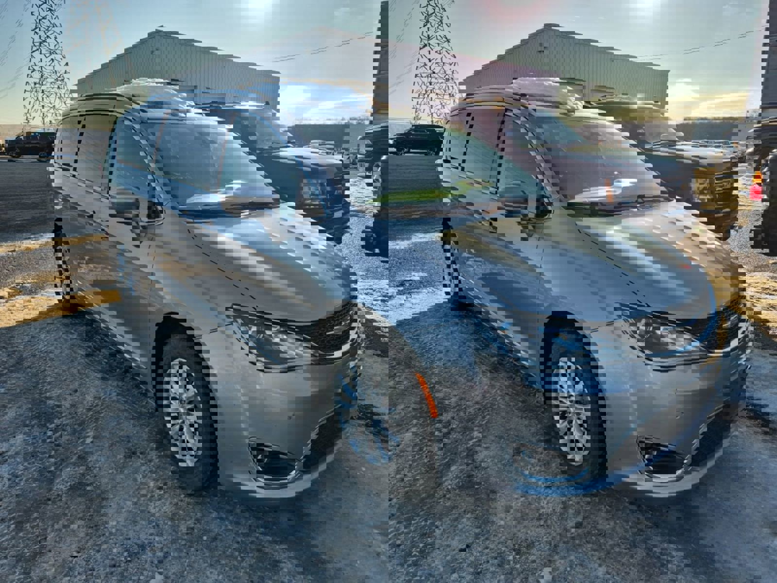 Used 2018 Chrysler Pacifica Touring-L Plus image 5