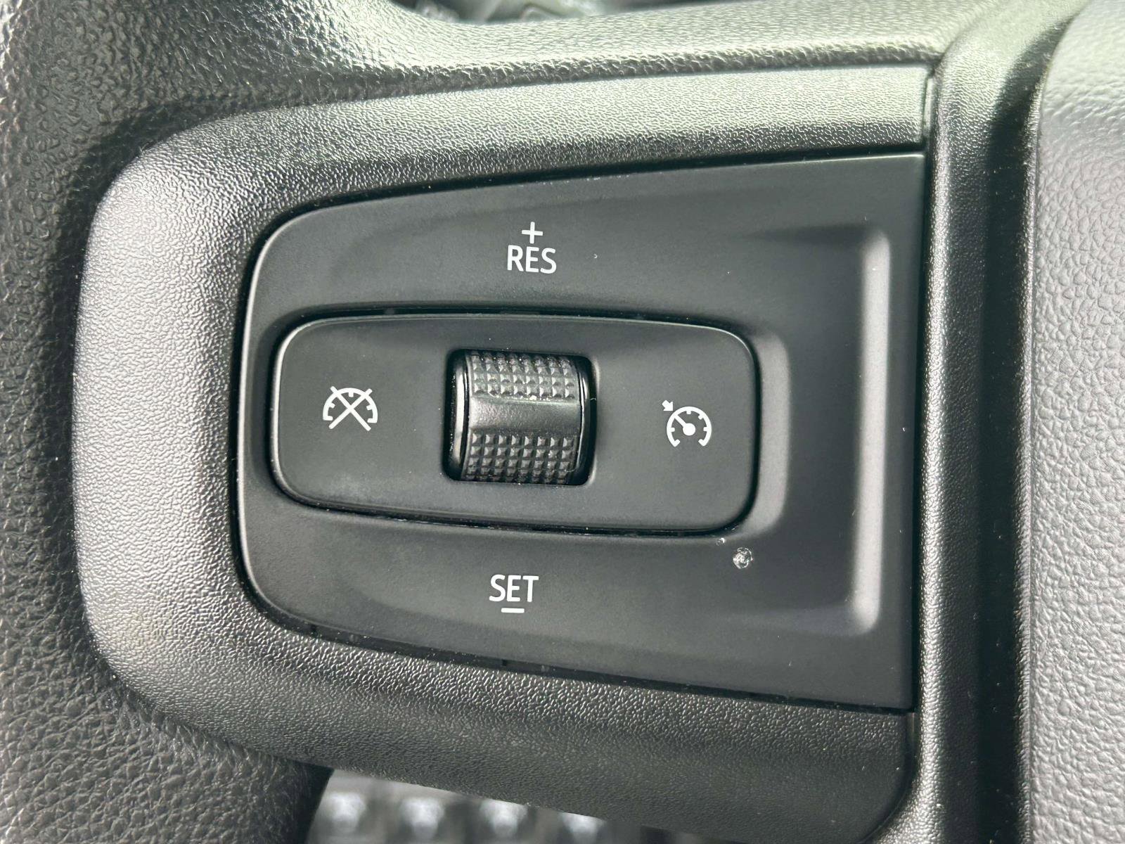 Used 2023 GMC Sierra 3500 Pro w/ Convenience Package image 21