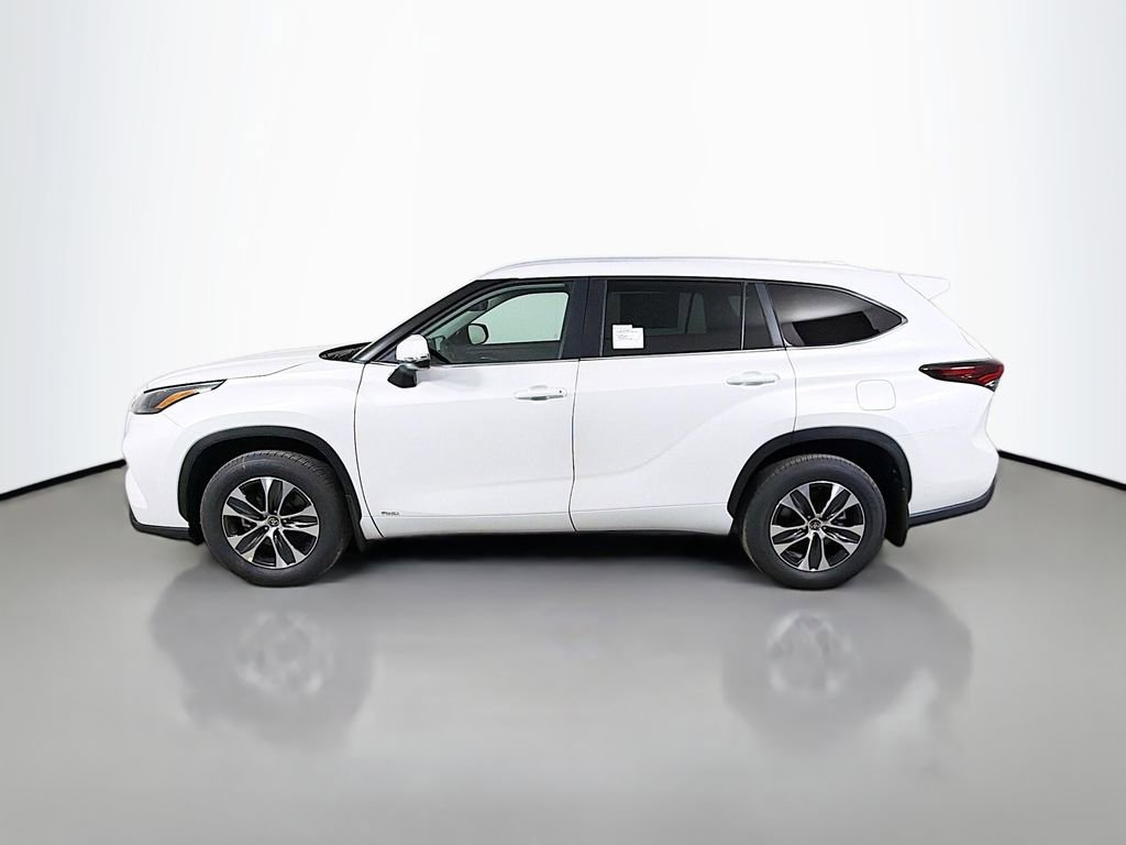 New 2026 Toyota Highlander XLE image 8