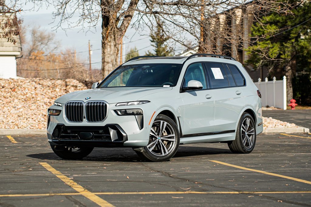 Used 2023 BMW X7 xDrive40i w/ M Sport Package image 1