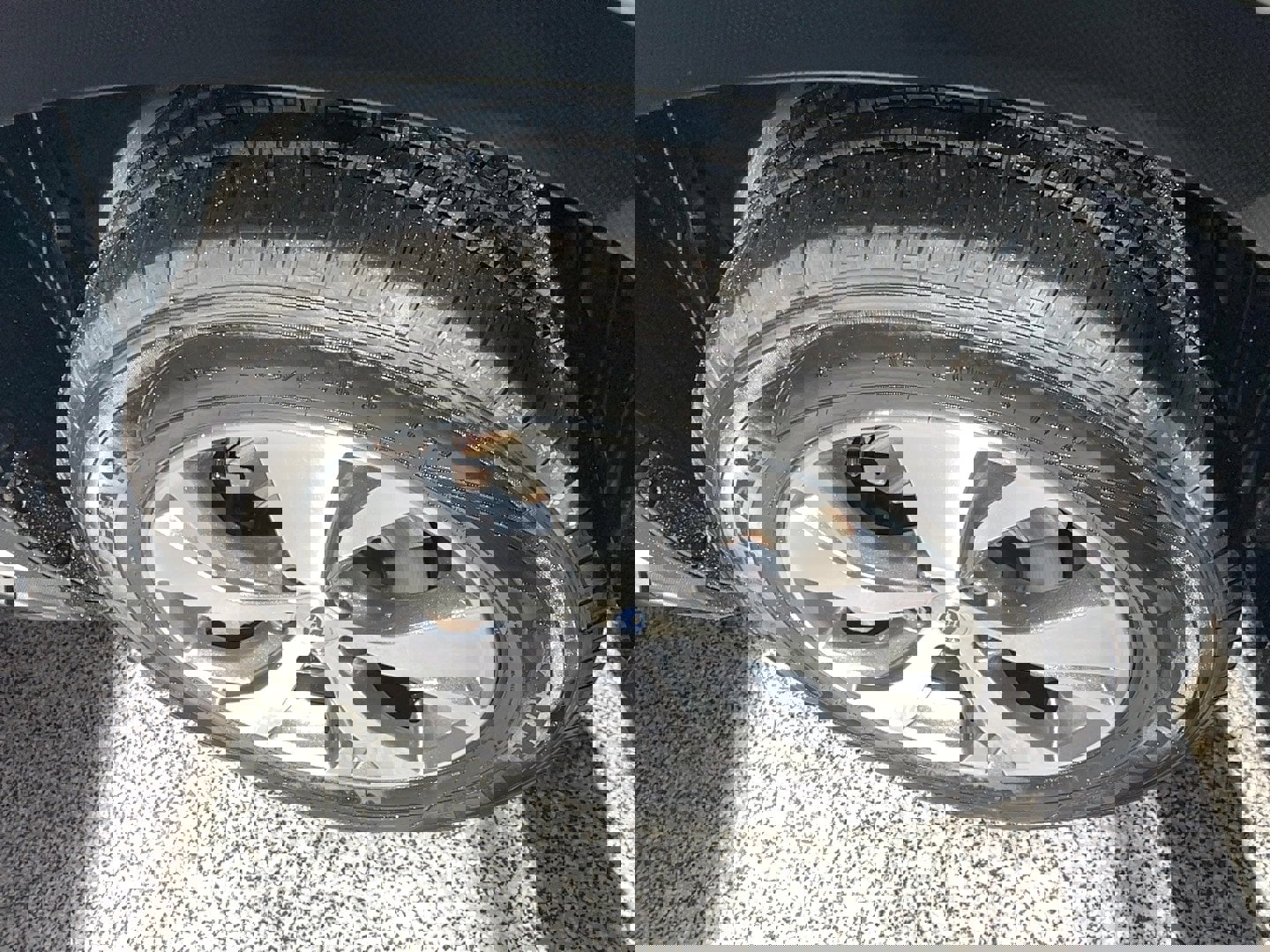 Used 2023 Subaru Ascent Premium w/ Convenience Package image 5