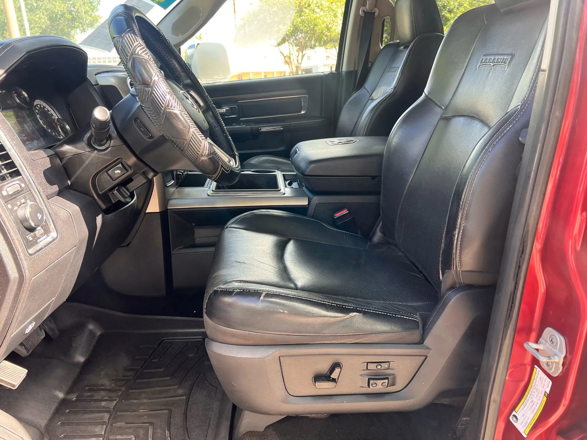 Used 2013 RAM 3500 Laramie image 10