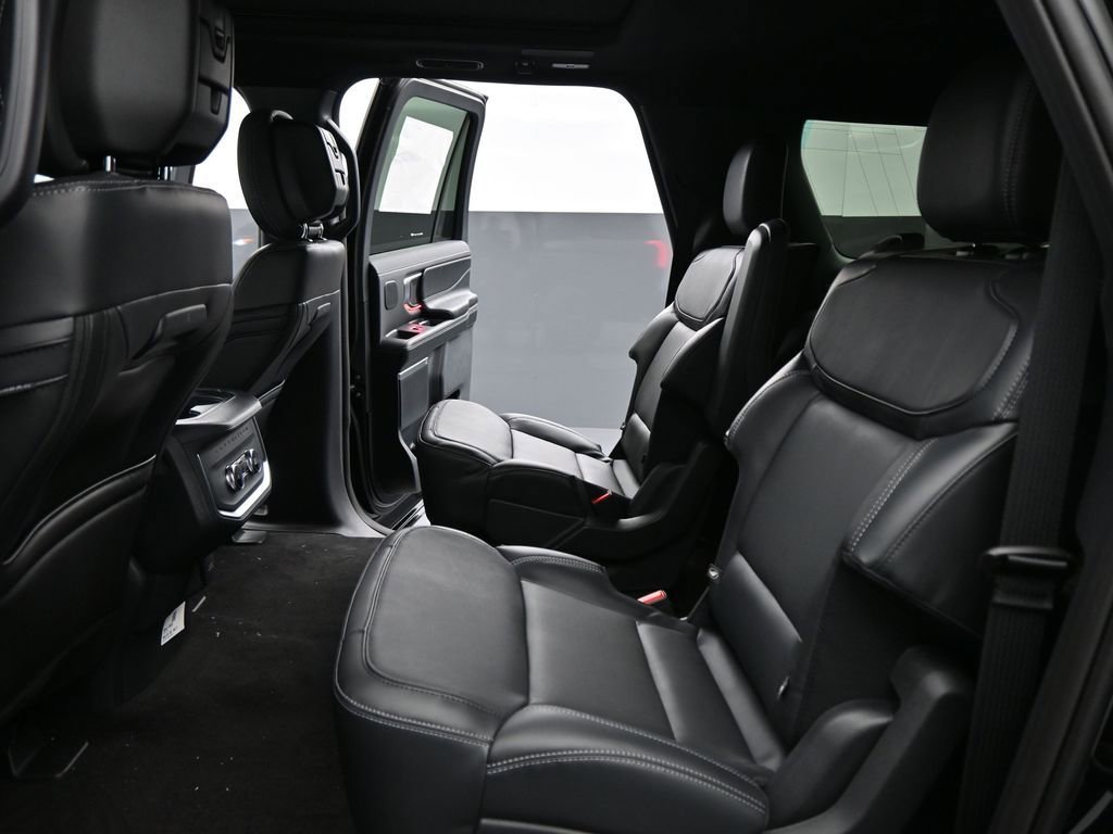 New 2026 Ford Expedition Max Platinum image 17