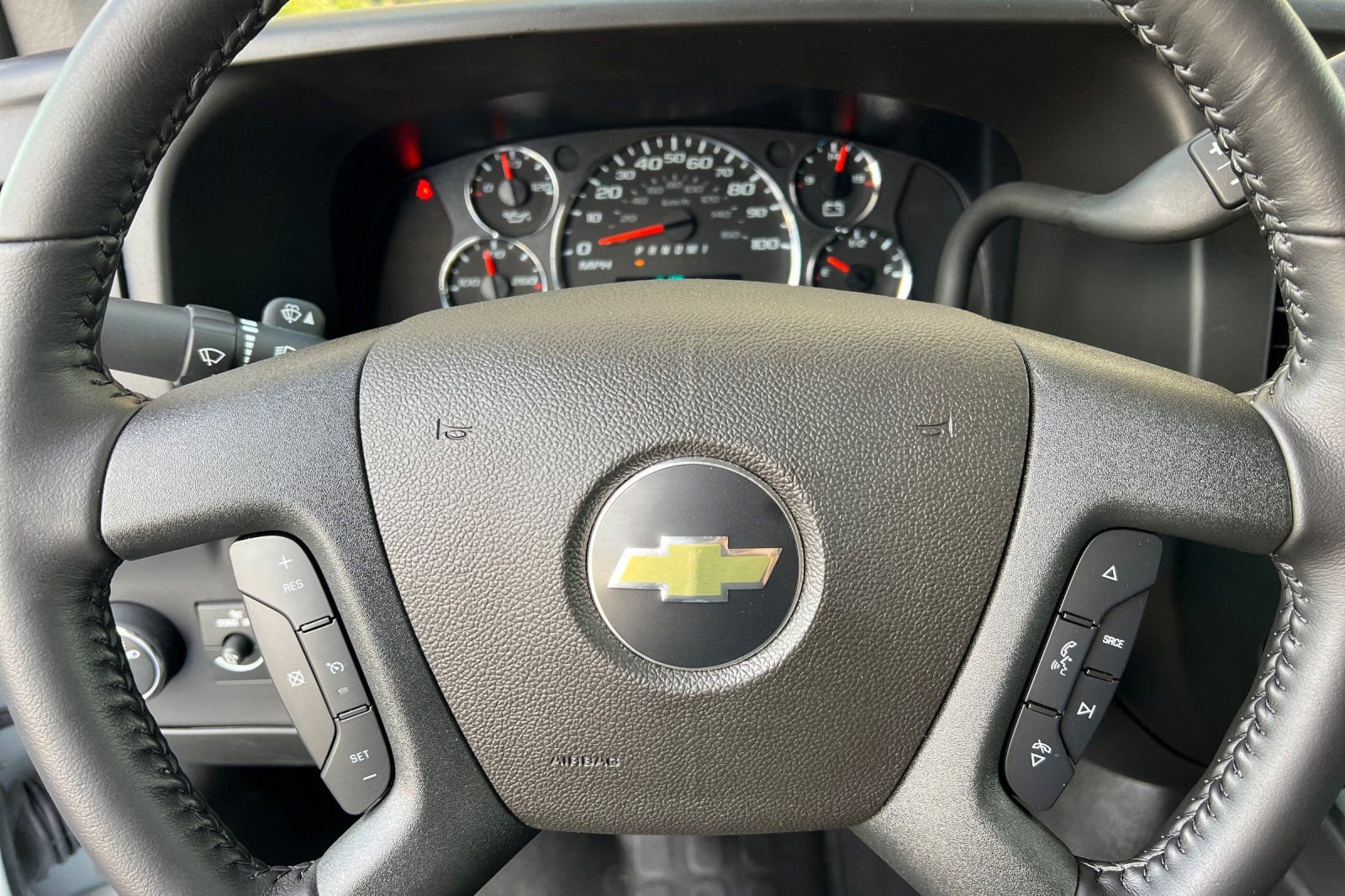 Used 2023 Chevrolet Express 3500 Extended w/ Driver Convenience Package image 21