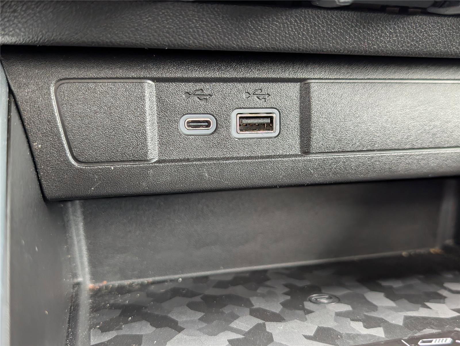 Used 2023 Chevrolet Colorado Z71 w/ Z71 Convenience Package 2 image 24