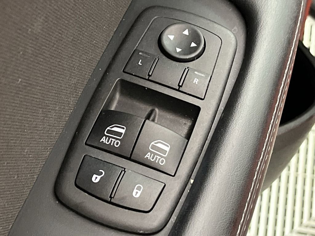 Used 2023 Dodge Challenger SXT image 13