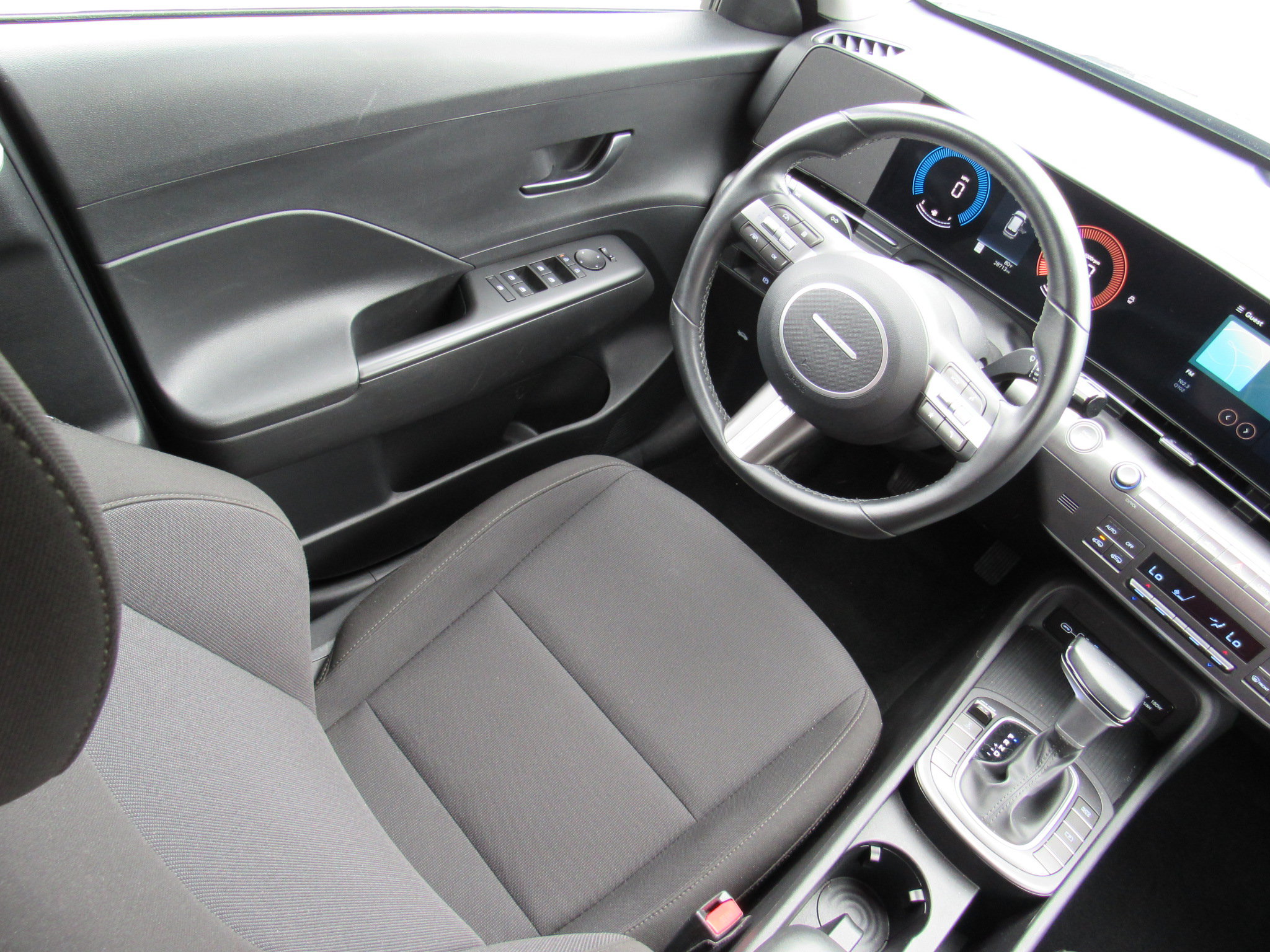 Used 2025 Hyundai Kona SEL AWD/4WD image 35