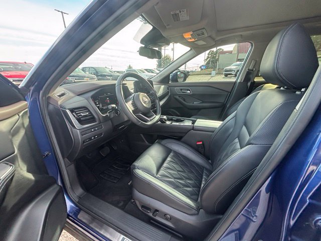 Used 2023 Nissan Rogue Platinum w/ Platinum Premium Package FWD image 11