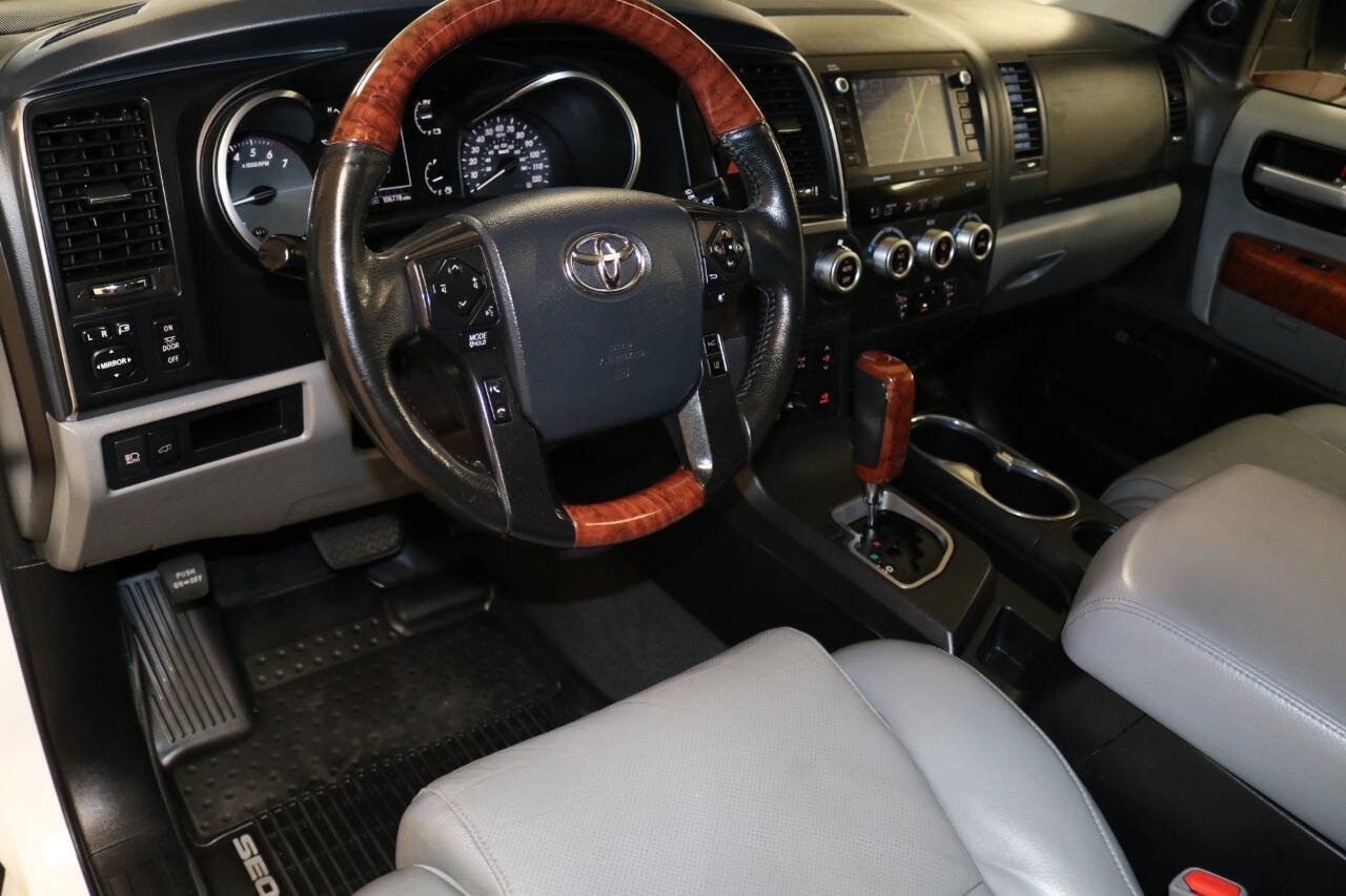 Used 2020 Toyota Sequoia Platinum image 14