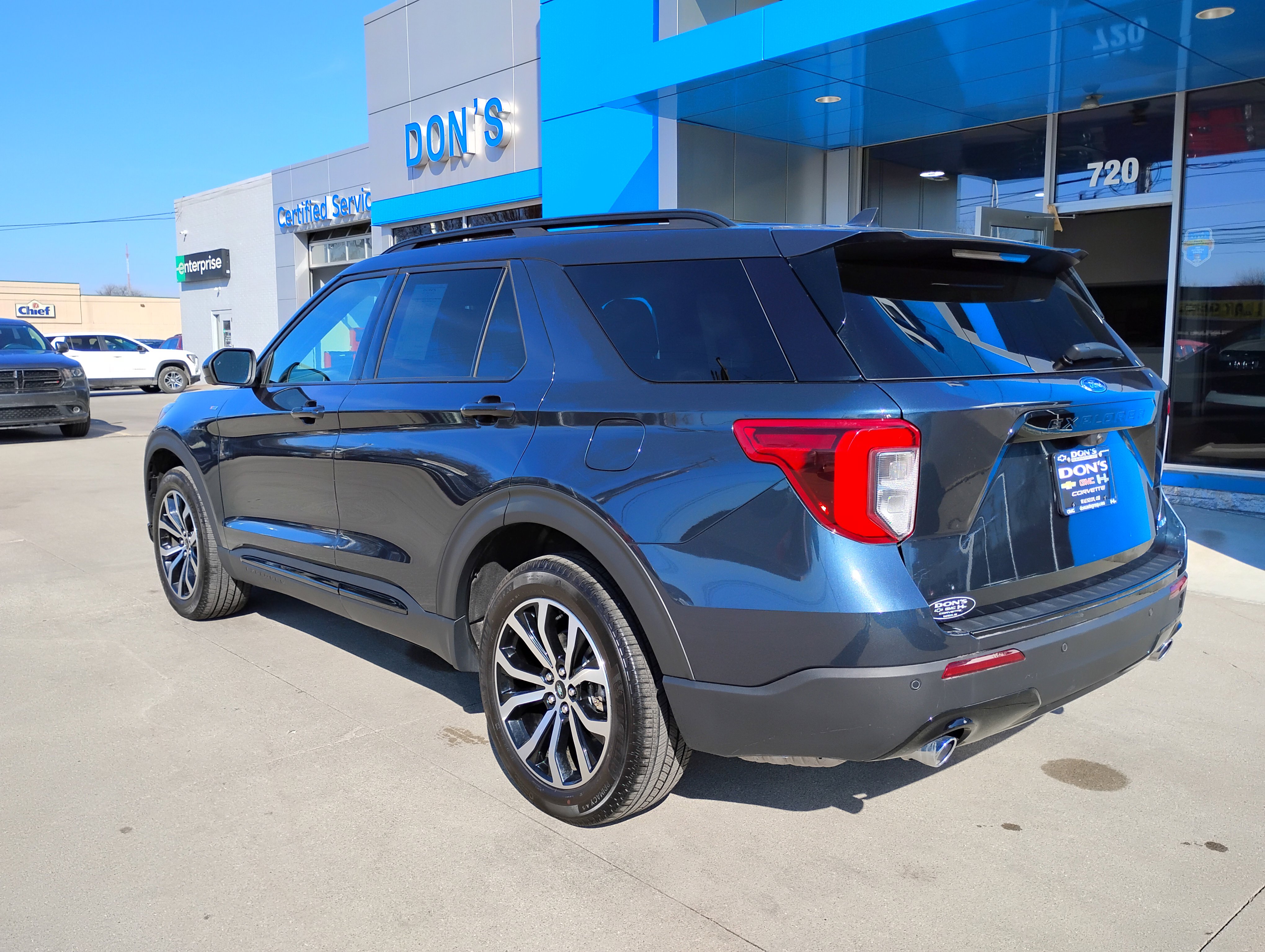 Used 2023 Ford Explorer ST-Line image 2