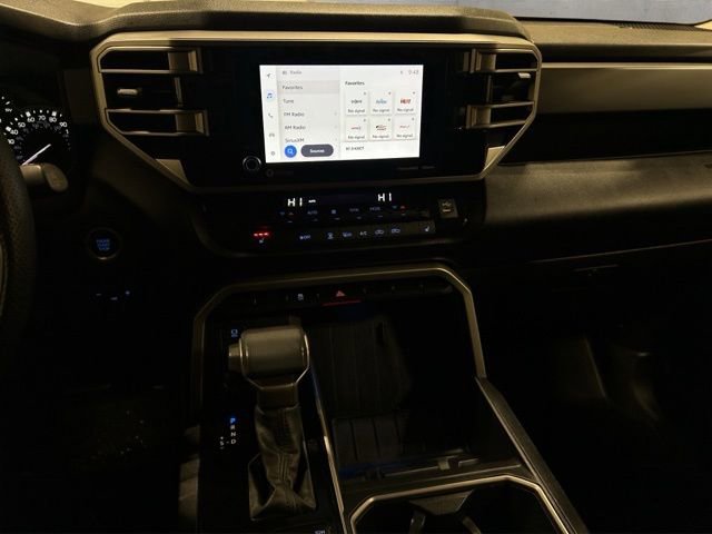 Used 2022 Toyota Tundra SR5 w/ SR5 Premium Package image 16