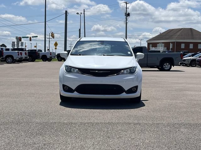 Used 2020 Chrysler Pacifica Touring w/ S Appearance Package FWD image 11