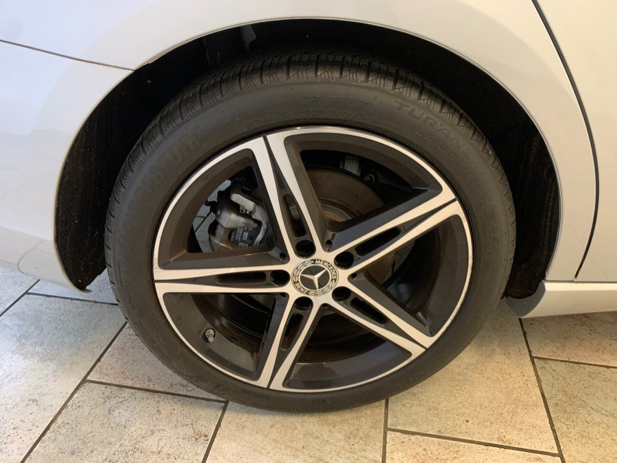 Used 2022 Mercedes-Benz A 220 4MATIC w/ Premium Package Lite image 13