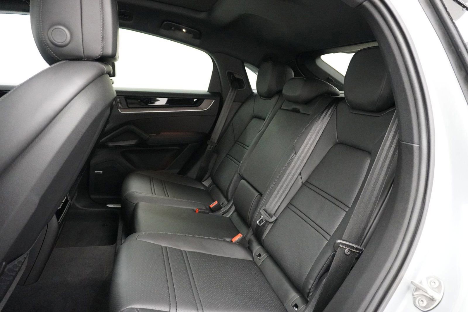 New 2026 Porsche Cayenne Coupe AWD/4WD image 15