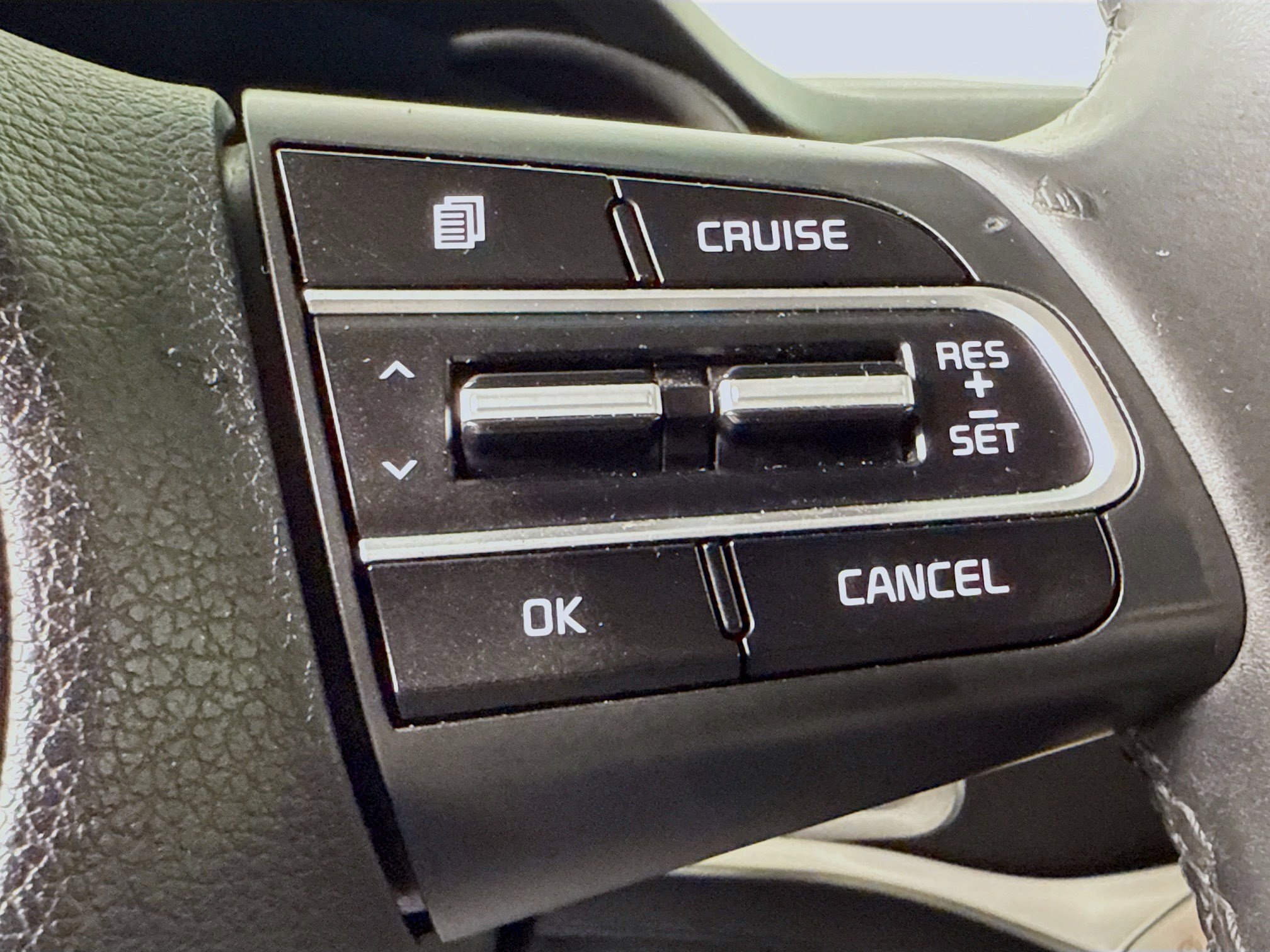 Used 2018 Kia Stinger Premium image 13