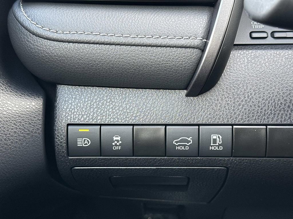 Used 2023 Toyota Camry SE image 17