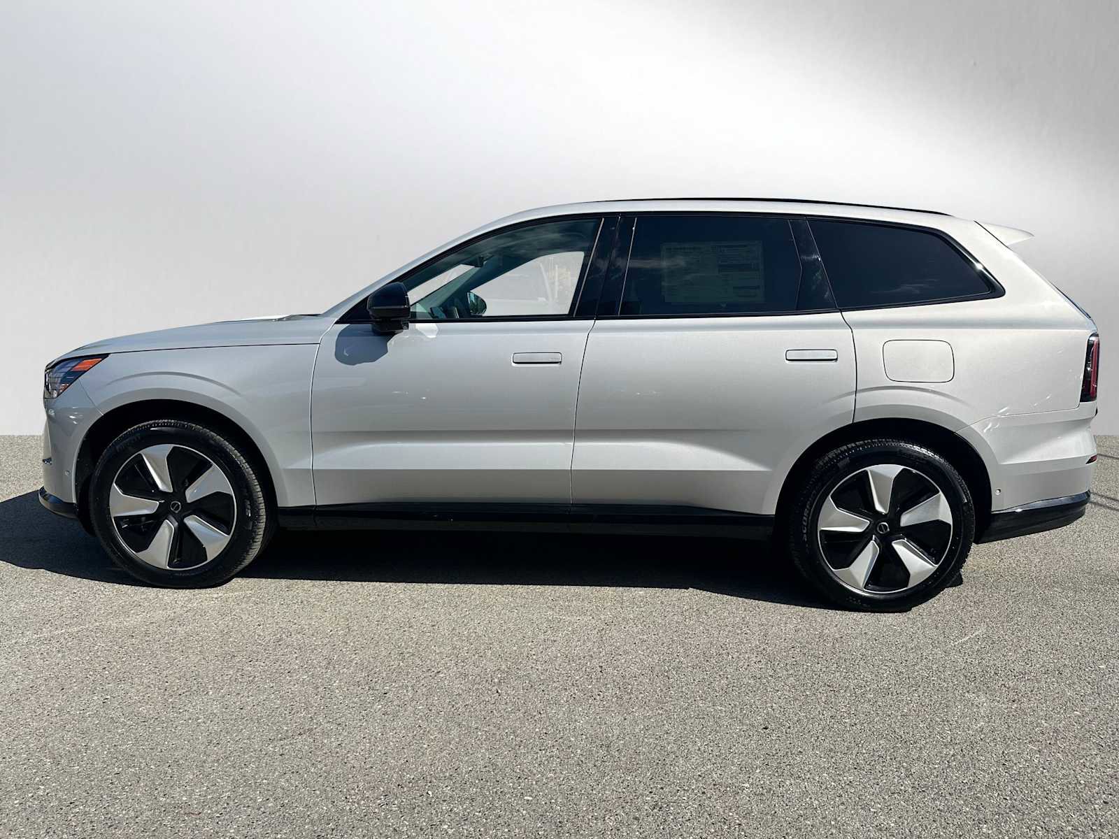 Used 2025 Volvo EX90 Plus AWD/4WD image 6