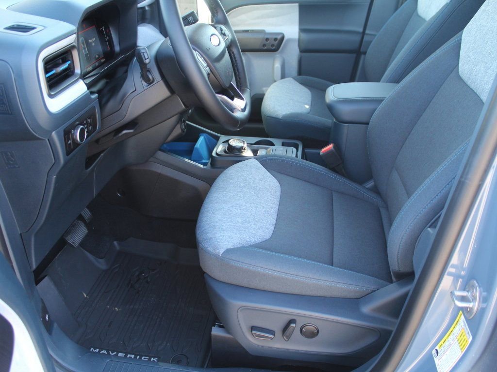 New 2026 Ford Maverick XLT w/ XLT Luxury Package image 3
