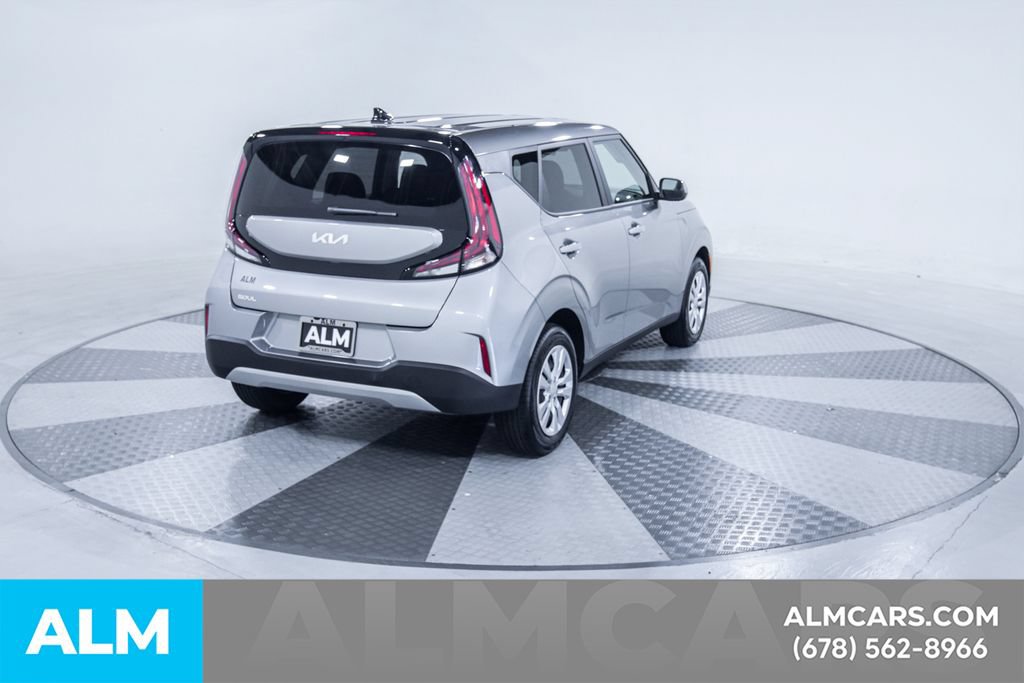 Used 2025 Kia Soul LX FWD image 9