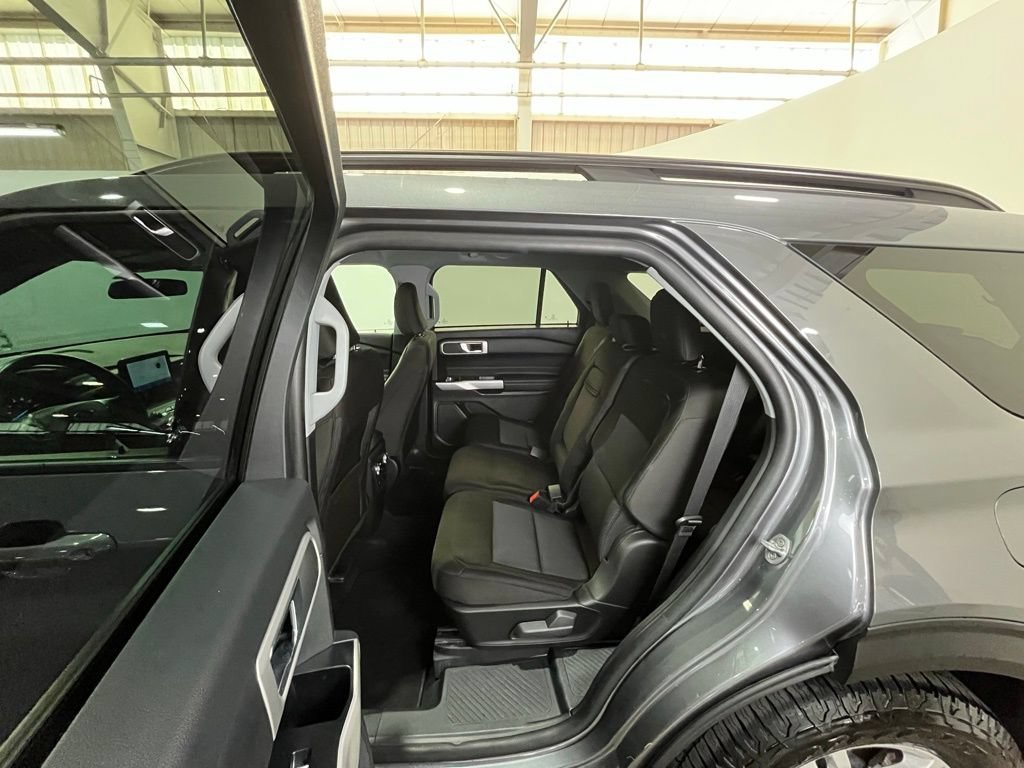 Used 2022 Ford Explorer XLT AWD/4WD image 18
