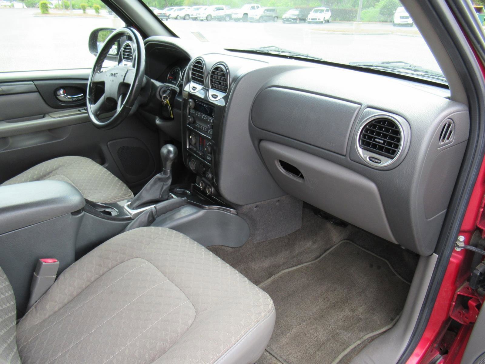 Used 2004 GMC Envoy XUV SLE w/ 1SB Preferred Equipment Group AWD/4WD image 11