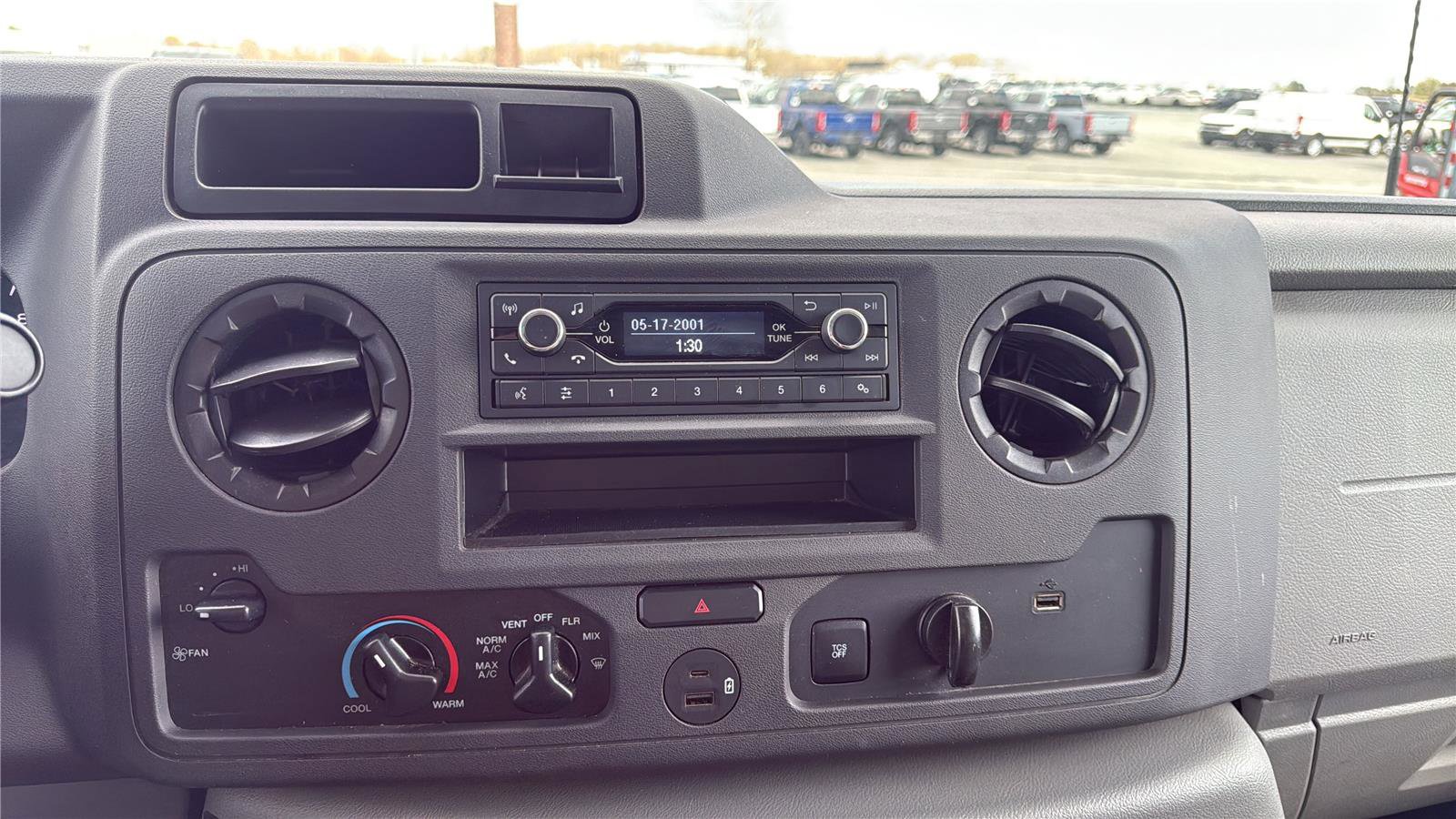 Used 2023 Ford E-450 and Econoline 450 Super Duty w/ Power Windows & Locks Group RWD image 19