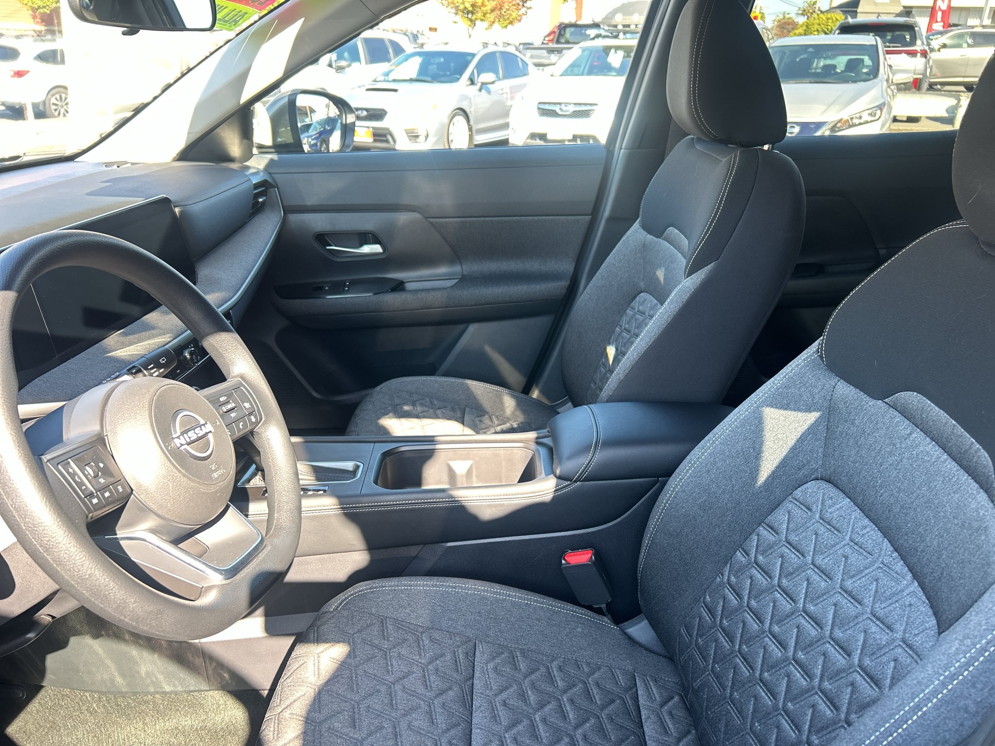 Used 2025 Nissan Kicks SV AWD/4WD image 12