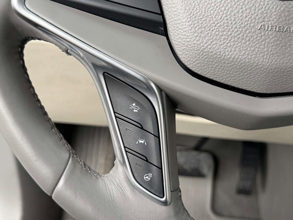 Used 2017 Cadillac XT5 Premium Luxury FWD image 24