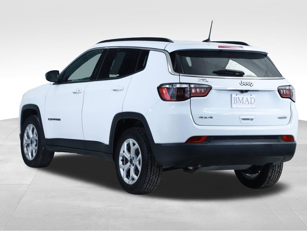 Used 2025 Jeep Compass Latitude image 10