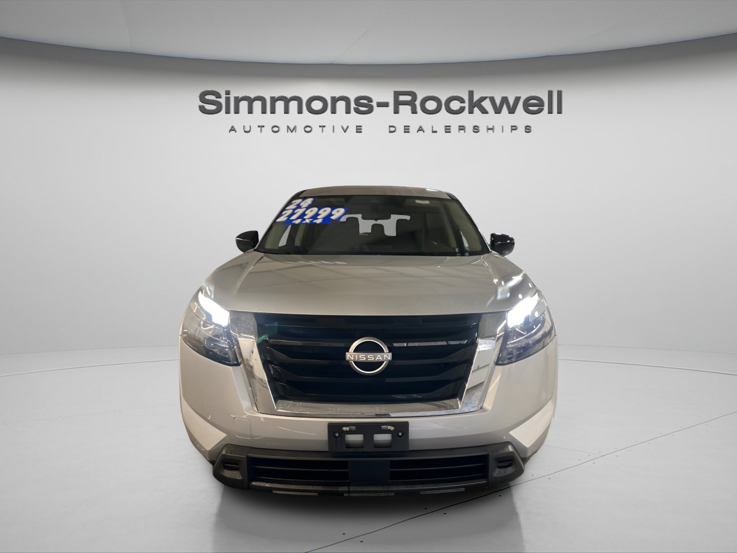 Used 2024 Nissan Pathfinder S image 2