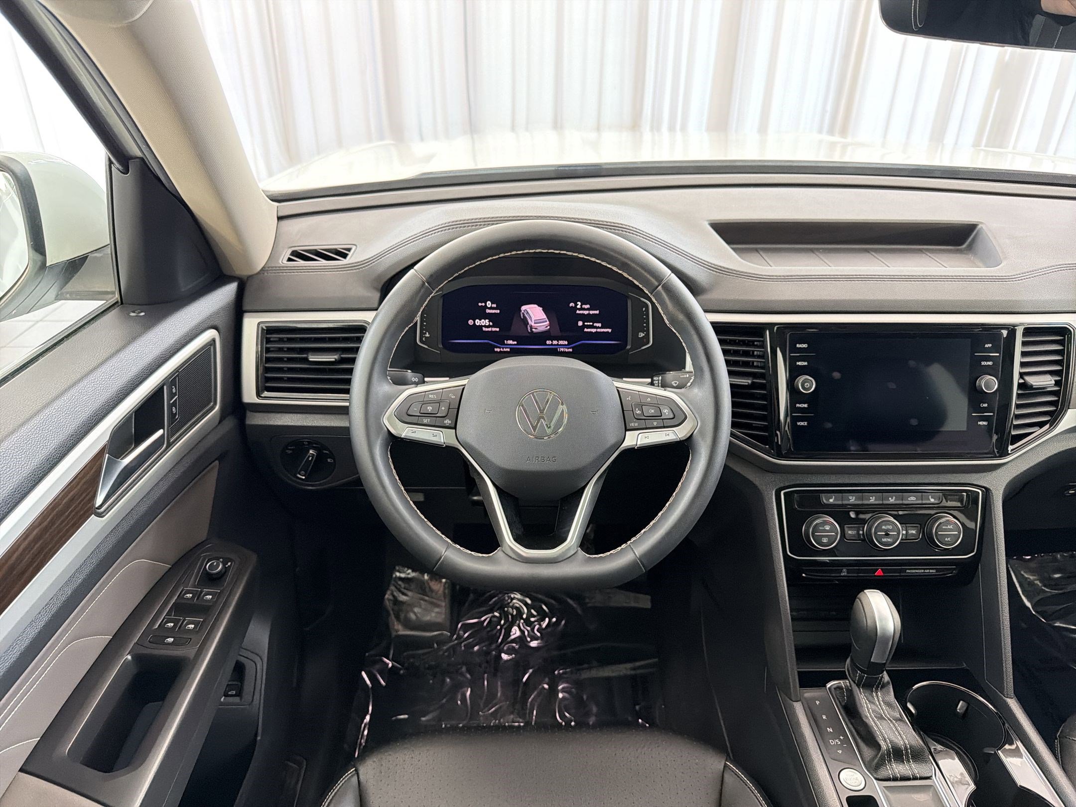 Used 2023 Volkswagen Atlas SE w/ Panoramic Sunroof Package image 24
