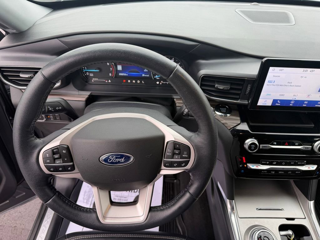 Used 2022 Ford Explorer Limited w/ Equipment Group 301A image 24