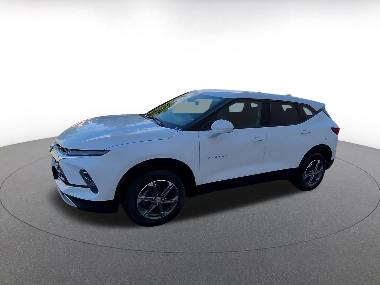 Used 2026 Chevrolet Blazer LT FWD image 7