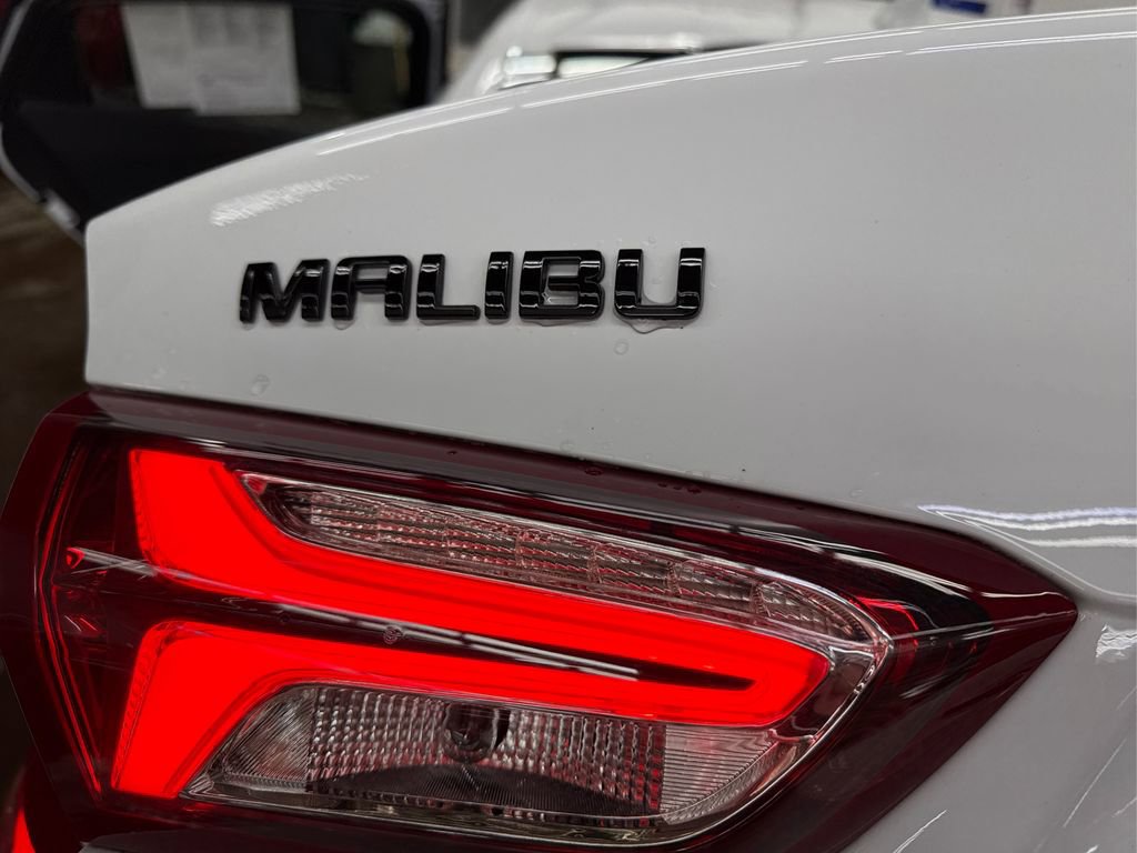 Used 2025 Chevrolet Malibu LT image 14