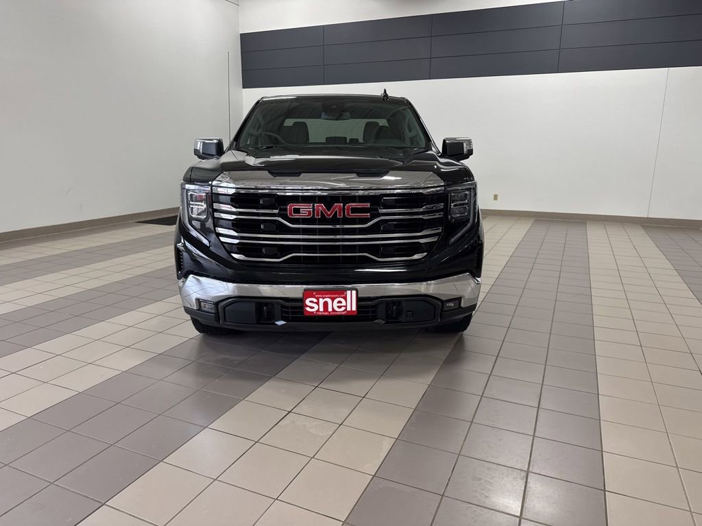 Used 2022 GMC Sierra 1500 SLT w/ SLT Premium Package AWD/4WD image 9